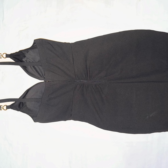 Elegant Black Sleeveless Dress - Picture 7 of 9